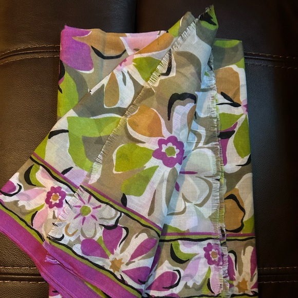 VERA BRADLEY Large Portobello Road Floral Scarf - Picture 4 of 6